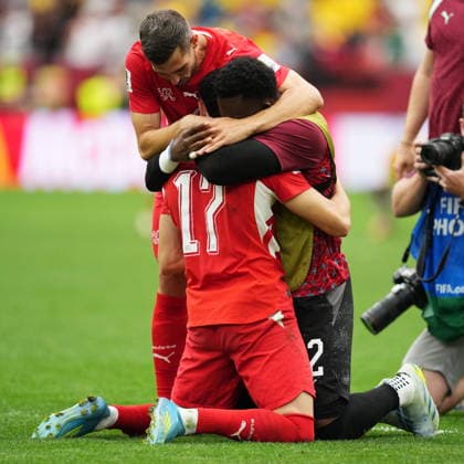 July 7, 2026, Vancouver, Bc, CANADA: Switzerland s Ruben Vargas (17) celebrates his goal against Colombia with goalkeeper Yvon Mvogo (12) during the penalty kick shootout of a World Cup Round of 16 soccer match, in Vancouver, on Tuesday, July 7, 2026. Canada News - July 7, 2026  - ZUMAc35_ 20260707_zaf_c35_291 Copyright: xEthanxCairnsx