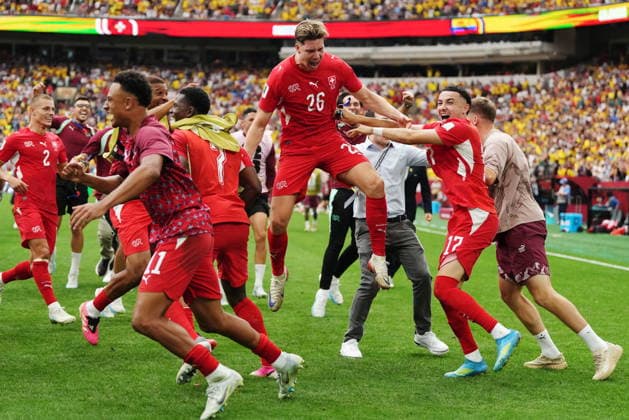 July 7, 2026, Vancouver, Bc, CANADA: Switzerland players celebrate after defeating Colombia in the penalty kick shootout of a World Cup Round of 16 soccer match, in Vancouver, on Tuesday, July 7, 2026. Canada News - July 7, 2026  - ZUMAc35_ 20260707_zaf_c35_295 Copyright: xEthanxCairnsx