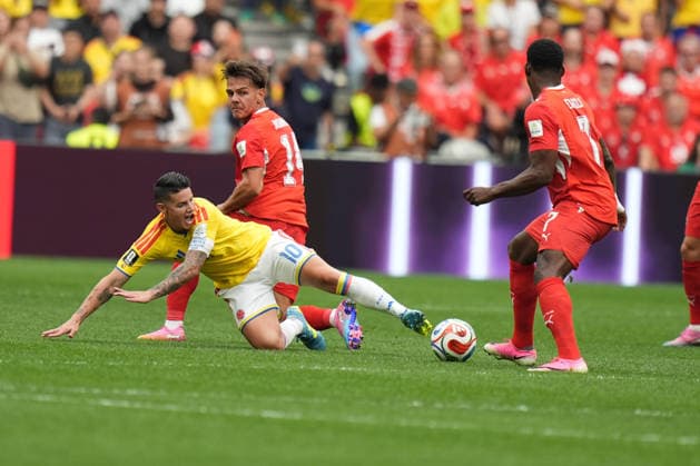 Colombia v Switzerland Round of 16 - FIFA Worl Cup 2026 James Rodriguez 10 of Colombia national team, Nationalteam makes a sliding tackle against Ardon Jashari 14 of Switzerland national team during the FIFA World Cup, WM, Weltmeisterschaft, Fussball 2026 Round of 16 match between Colombia and Switzerland at BC Place Stadium. on July 7, 2026, in Vancouver, Canada. (Photo by Leonardo Ramirez Eyepix Group) Copyright: xLeonardoxRamirez xEyepixxGroupx LR07072026-82