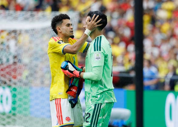 July 7, 2026, Vancouver, British Columbia, Canada: (L-R) Luis Diaz 7 and Camilo Vargas 12 of Colombia react after scoring the team s fifth penalty in a penalty shootout during the FIFA World Cup, WM, Weltmeisterschaft, Fussball 2026 Round of 16 match between Switzerland and Colombia at BC Place Vancouver. World Cup 2026: Round Of 16 Switzerland 0:0 Colombia  - ZUMAc132 20260707_fap_c132_024 Copyright: xAndrewxChinx