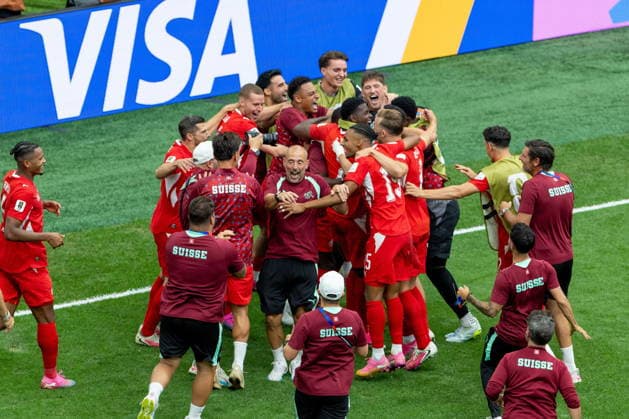 July 7, 2026, Vancouver, Bc, CANADA: SwitzerlandöÄÃ s Ruben Vargas (17) celebrates his winning penalty kick against Colombia with his teammates at a World Cup round of 16 match, in Vancouver, on Tuesday, July 7, 2026. Canada News - July 7, 2026  - ZUMAc35_ 20260707_zaf_c35_322 Copyright: xTimothyxMatweyx