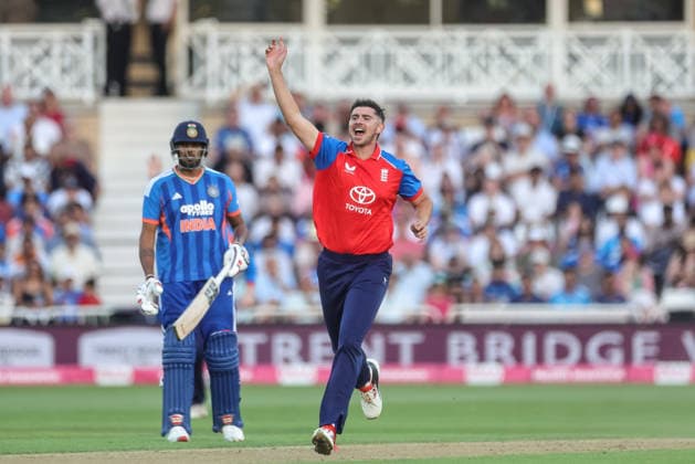 England v India - 3rd Vitality IT20 Josh Tongue of England celebrates taking the wicket of Shivam Dube of India during the Third Vitality T20 international match, Länderspiel, Nationalmannschaft between England and India at Trent Bridge in Nottingham, United Kingdom, on July 7, 2026. Nottingham Nottinghamshire United Kingdom  Copyright: xNewsxImagesx originalFilename:cosgrove-thirdvit260707_np9KE.jpg