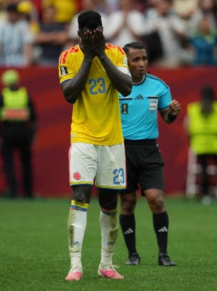 (260708) -- VANCOUVER, July 8, 2026 -- Davinson Sanchez of Colombia reacts after missing a penalty in the penalty shootout during the round of 16 match between Switzerland and Colombia at the 2026 FIFA World Cup, WM, Weltmeisterschaft, Fussball at BC Place Vancouver in Vancouver, Canada, on July 7, 2026. ) (SP)CANADA-VANCOUVER-FOOTBALL-FIFA WORLD CUP-ROUND OF 16-SUI VS COL MengxYongmin 