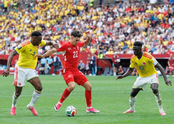 July 7, 2026, Vancouver, British Columbia, Canada: Fabian Rieder 22 of Switzerland controls the ball during the FIFA World Cup, WM, Weltmeisterschaft, Fussball 2026 Round Of 16 match between Switzerland and Colombia at BC Place Vancouver. World Cup 2026: Round Of 16 Switzerland 0:0 Colombia  - ZUMAc132 20260707_fap_c132_047 Copyright: xAndrewxChinx