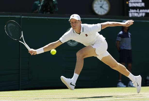 Tennis: Wimbledon championships Jannik Sinner of Italy plays against Jan-Lennard Struff of Germany in the men s singles quarterfinals at the Wimbledon tennis tournament in London on July 7, 2026.  A14AA0005622092P