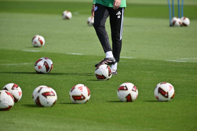 Adidas Fußbälle Torfabrik 07.07.2026, Fussball 1. Bundesliga, Saison 2026 2027, Training FC Schalke 04 Gelsenkirchen Trainingsgelände Nordrhein Westfalen Deutschland *** Adidas Soccer Balls Torfabrik 07 07 2026, Soccer 1st Bundesliga, 2026–2027 Season, FC Schalke 04 Gelsenkirchen Training Facility, North Rhine-Westphalia, Germany Team2