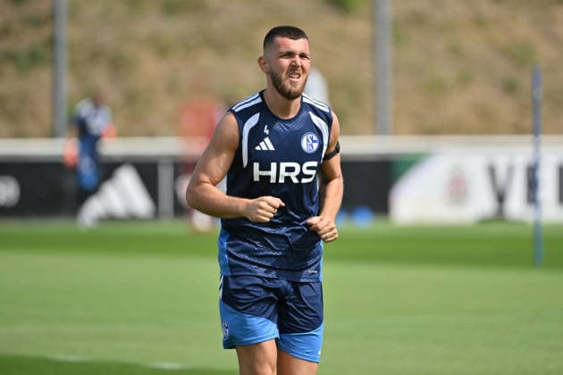Hasan Kurucay (FC Schalke 04) 07.07.2026, Fussball 1. Bundesliga, Saison 2026 2027, Training FC Schalke 04 Gelsenkirchen Trainingsgelände Nordrhein Westfalen Deutschland *** Hasan Kurucay, FC Schalke 04, July 7, 2026, Soccer, Bundesliga 1, 2026–2027 Season, FC Schalke 04 Training, Gelsenkirchen, Training Facility, North Rhine-Westphalia, Germany Team2