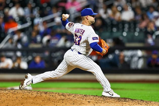 MLB, Baseball Herren, USA Kansas City Royals Vs. New York Mets New York Mets relief pitcher A.J. Minter 33 throws during the ninth inning of a baseball game against the Kansas City Royals at Citi Field in Corona, New York, on July 7, 2026. New York City New York United States  Copyright: xGordonxDonovanx originalFilename:donovan-mlbkansa260707_npru1.jpg