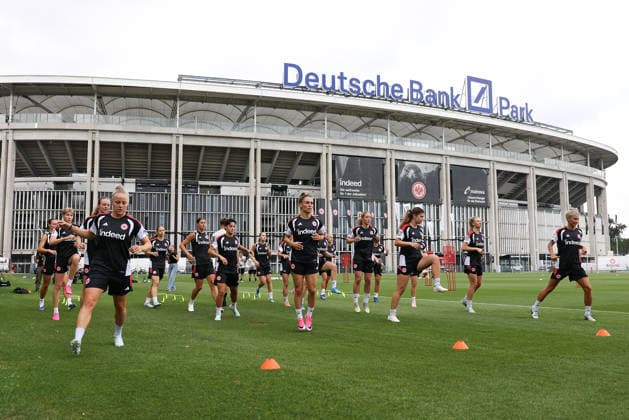 2026.07.08 xjfx Trainingsauftakt 1.Bundesliga Team Eintracht Frankfurt Frauen v.l., Trainingseinheit am Deutsche Bank Park des Frauen Teams der Eintracht Frankfurt (DFL DFB REGULATIONS PROHIBIT ANY USE OF PHOTOGRAPHS as IMAGE SEQUENCES and or QUASI-VIDEO) *** July 8, 2026 xjfx Start of Training 1 Bundesliga Team Eintracht Frankfurt Women v l, Training session at Deutsche Bank Park for the Eintracht Frankfurt women s team DFL DFB REGULATIONS PROHIBIT ANY USE OF PHOTOGRAPHS as IMAGE SEQUENCES and or QUASI-VIDEO Copyright: HMBxMedia JoaquimxFerreira