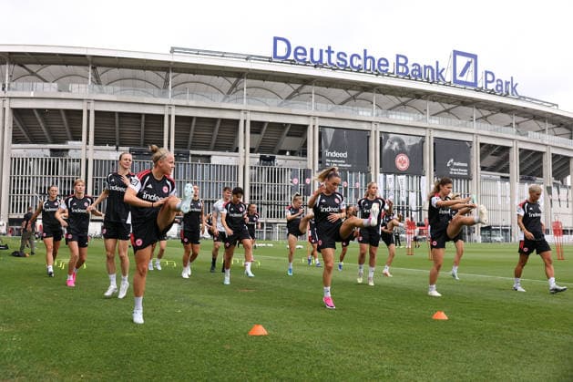 2026.07.08 xjfx Trainingsauftakt 1.Bundesliga Team Eintracht Frankfurt Frauen v.l., Trainingseinheit am Deutsche Bank Park des Frauen Teams der Eintracht Frankfurt (DFL DFB REGULATIONS PROHIBIT ANY USE OF PHOTOGRAPHS as IMAGE SEQUENCES and or QUASI-VIDEO) *** July 8, 2026 xjfx Start of Training 1 Bundesliga Team Eintracht Frankfurt Women v l, Training session at Deutsche Bank Park for the Eintracht Frankfurt women s team. DFL and DFB regulations prohibit any use of photographs as image sequences and or quasi-video. Copyright: HMBxMedia JoaquimxFerreira