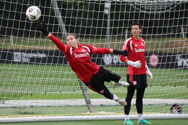 2026.07.08 xjfx Trainingsauftakt 1.Bundesliga Team Eintracht Frankfurt Frauen v.l., goalkeeper Sophia Winkler (Eintracht Frankfurt) in aktion, in action, (DFL DFB REGULATIONS PROHIBIT ANY USE OF PHOTOGRAPHS as IMAGE SEQUENCES and or QUASI-VIDEO) *** July 8, 2026 xjfx Training Kickoff 1 Bundesliga Team Eintracht Frankfurt Women v l, goalkeeper Sophia Winkler Eintracht Frankfurt in action, DFL and DFB regulations prohibit any use of photographs as image sequences and or quasi-video Copyright: HMBxMedia JoaquimxFerreira