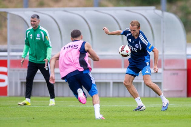08.07.2026, Fussball, Training des FC Schalke 04. Timo Becker (FC Schalke 04). Gelsenkirchen Trainingsgelände FC Schalke 04 NRW Deutschland xRHR-FOTO YYx *** July 8, 2026, Soccer, FC Schalke 04 practice Timo Becker FC Schalke 04 Gelsenkirchen FC Schalke 04 training facility NRW Germany xRHR PHOTO YYx Copyright: RHR-FOTOx RHR-FOTO YY
