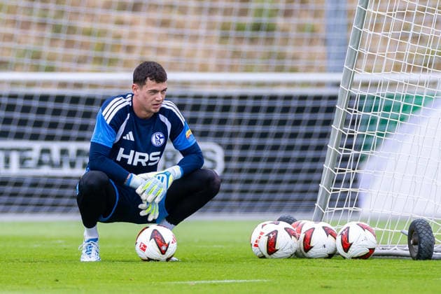 08.07.2026, Fussball, Training des FC Schalke 04. Torwart Luca Podlech (FC Schalke 04). Gelsenkirchen Trainingsgelände FC Schalke 04 NRW Deutschland xRHR-FOTO YYx *** July 8, 2026, Soccer, FC Schalke 04 training session: Goalkeeper Luca Podlech, FC Schalke 04, Gelsenkirchen, FC Schalke 04 training facility, North Rhine-Westphalia, Germany, xRHR PHOTO YYx Copyright: RHR-FOTOx RHR-FOTO YY