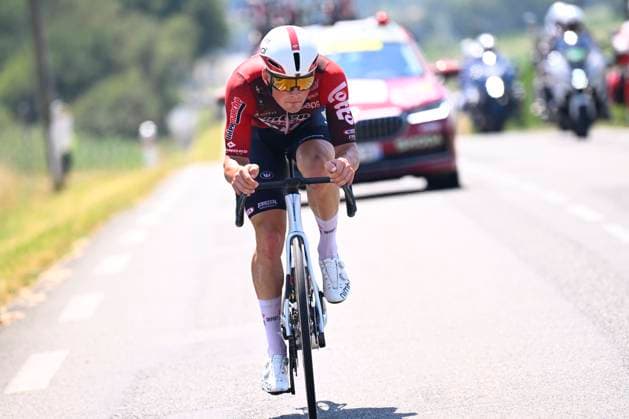 Tour de France 2026 Stage 5 PAU, FRANCE - JULY 08 : Veistroffer Baptiste (FRA) of Lotto - Intermarche during stage 5 of the 113rd edition of Tour de France an UCI World Tour 2.UWT cycling road race stage for Men Elite of 158 km with start in Lannemezan and finish in Pau on July 8, 2026 in Pau, France, 08 07 2026 ( Motordriver Kurt Vandenborre - Pau France  Copyright: xTomasxSiskx