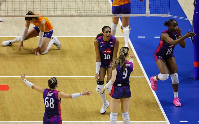 Women™s Volleyball Nations League - Belgrade 2026 from left France s Manon Jaegy, France s Fatoumata Fanguedou, France s Nina Stojiljkovic and France s Cyrielle Depie react during the Women™s Volleyball Nations League Pool 7 match between France v Netherlands at Belgrade Arena on July 08, 2026 in Belgrade, Serbia. Belgrade Serbia Copyright: xSrdjanxStevanovicx x