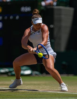 Tennis - Wimbledon Championship 2026 - Day 10 LONDON, ENGLAND - Wednesday, July 8, 2026: Linda Noskova (CZE) during the Ladies Singles Quarter-Final match on Day Ten of The Championships Wimbledon 2026 at the All England Lawn Tennis and Croquet Club. (Photo by Kirsten Holst Propaganda) LONDON All England Lawn Tennis and Croq GREATER LONDON ENGLAND  Copyright: xKirstenxHolstx P2026-07-08-Wimbledon_Day_10-2