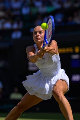 Day Ten: The Championships - Wimbledon 2026 LONDON, ENGLAND JULY 08 - Marta Kostyuk of Ukraine during Ladies Quarter Finals against Jasmine Paolini of Italy at The Wimbledon Lawn Tennis Championship at Wimbledon on July 08, 2026 in London, England. (Photo by Keeran Marquis)  Copyright: xKeeranxMarquis Fotoarena SPPx Sportspressphoto_SPR187604