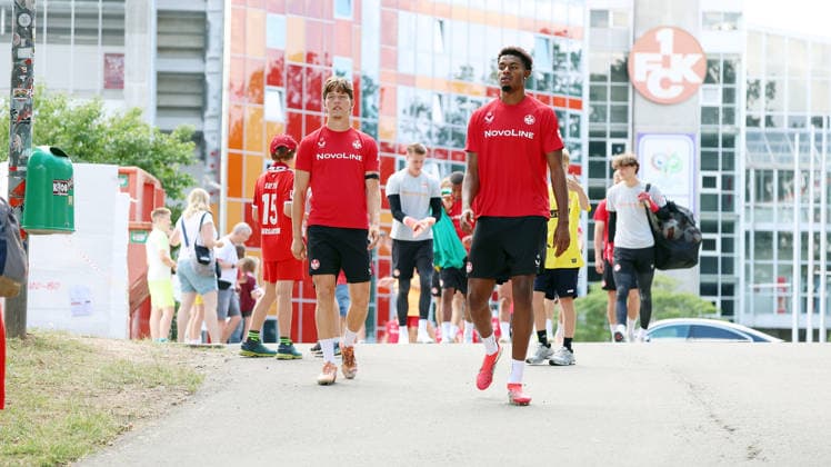 08.07.2026, xrekx, Fussball 2.Bundesliga, 1.FC Kaiserslautern - Training v.l. Leon Robinson (1.FC Kaiserslautern) Kelven Frees (1.FC Kaiserslautern) (DFL DFB REGULATIONS PROHIBIT ANY USE OF PHOTOGRAPHS as IMAGE SEQUENCES and or QUASI-VIDEO) Kaiserslautern *** July 8, 2026, xrekx, Soccer 2. Bundesliga, 1 FC Kaiserslautern Training v l Leon Robinson 1 FC Kaiserslautern Kelven Frees 1 FC Kaiserslautern DFL DFB REGULATIONS PROHIBIT ANY USE OF PHOTOGRAPHS as IMAGE SEQUENCES and or QUASI-VIDEO Kaiserslautern