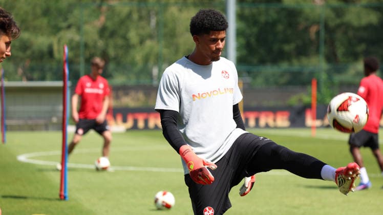 08.07.2026, xrekx, Fussball 2.Bundesliga, 1.FC Kaiserslautern - Training v.l. Yannick Onohiol (1.FC Kaiserslautern) (DFL DFB REGULATIONS PROHIBIT ANY USE OF PHOTOGRAPHS as IMAGE SEQUENCES and or QUASI-VIDEO) Kaiserslautern *** July 8, 2026, xrekx, Soccer 2. Bundesliga, 1 FC Kaiserslautern Training v l Yannick Onohiol 1 FC Kaiserslautern DFL DFB REGULATIONS PROHIBIT ANY USE OF PHOTOGRAPHS as IMAGE SEQUENCES and or QUASI-VIDEO Kaiserslautern