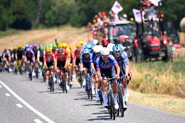Tour de France 2026 Stage 5 PAU, FRANCE - JULY 08 : riders of team Alpecin-Premier Tech, riders of team Soudal - Quick Step during stage 5 of the 113rd edition of Tour de France an UCI World Tour 2.UWT cycling road race stage for Men Elite of 158 km with start in Lannemezan and finish in Pau on July 8, 2026 in Pau, France, 08 07 2026 ( Motordriver Kurt Vandenborre - Pau France  Copyright: xTomasxSiskx