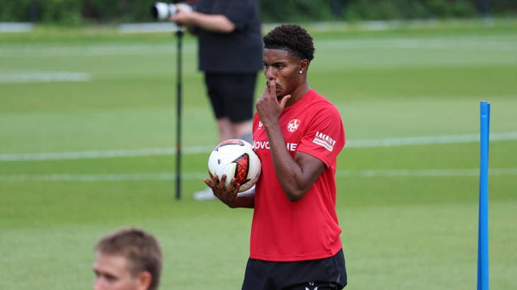 08.07.2026, xrekx, Fussball 2.Bundesliga, 1.FC Kaiserslautern - Training v.l. Kelven Frees (1.FC Kaiserslautern) (DFL DFB REGULATIONS PROHIBIT ANY USE OF PHOTOGRAPHS as IMAGE SEQUENCES and or QUASI-VIDEO) Kaiserslautern *** July 8, 2026, xrekx, Soccer 2. Bundesliga, 1 FC Kaiserslautern Training vs. Kelven Frees 1 FC Kaiserslautern DFL DFB REGULATIONS PROHIBIT ANY USE OF PHOTOGRAPHS AS IMAGE SEQUENCES AND OR QUASI-VIDEO Kaiserslautern