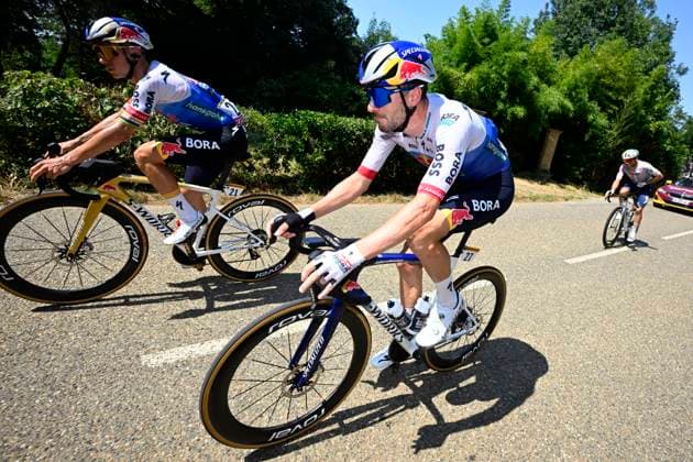 Tour de France 2026 Stage 5 PAU, FRANCE - JULY 08 : Evenepoel Remco (BEL) of Red Bull - BORA - Hansgrohe, Van Dijke Tim (NED) of Red Bull - BORA - Hansgrohe during stage 5 of the 113rd edition of Tour de France an UCI World Tour 2.UWT cycling road race stage for Men Elite of 158 km with start in Lannemezan and finish in Pau on July 8, 2026 in Pau, France, 08 07 2026 ( Motordriver Kurt Vandenborre - Pau France  Copyright: xTomasxSiskx