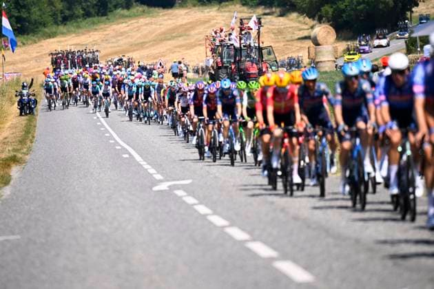 Tour de France 2026 Stage 5 PAU, FRANCE - JULY 08 : illustration picture peloton during stage 5 of the 113rd edition of Tour de France an UCI World Tour 2.UWT cycling road race stage for Men Elite of 158 km with start in Lannemezan and finish in Pau on July 8, 2026 in Pau, France, 08 07 2026 ( Motordriver Kurt Vandenborre - Pau France  Copyright: xTomasxSiskx