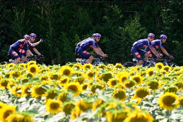 Tour de France 2026 Stage 5 PAU, FRANCE - JULY 08 : riders of team Picnic PostNL during stage 5 of the 113rd edition of Tour de France an UCI World Tour 2.UWT cycling road race stage for Men Elite of 158 km with start in Lannemezan and finish in Pau on July 8, 2026 in Pau, France, 08 07 2026 ( Motordriver Kurt Vandenborre - Pau France  Copyright: xTomasxSiskx