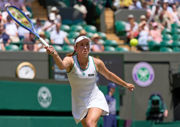 2026 Wimbledon, July 08, Quarterfinal LONDON, - JULY 8: Elise Mertens of Belgium plays a shot against Linda Noskova of the Czech Republic during the 2026 Wimbledon, July 08, Quarterfinal at The all England club, Wimbledon on July 8, 2026 in London, GBR. London The all England club, Wimbledon GBR Copyright: xPeterxvanxdenxBerg ISIxPhotosx 9471