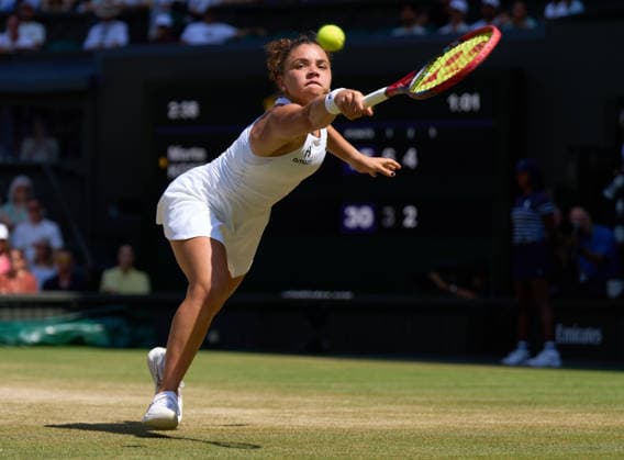 2026 Wimbledon, July 08, Quarterfinal LONDON, - JULY 8: Jasmine Paolini of Italy plays a shot against Marta Kostyuk of Ukraine during the 2026 Wimbledon, July 08, Quarterfinal at The all England club, Wimbledon on July 8, 2026 in London, GBR. London The all England club, Wimbledon GBR Copyright: xPeterxvanxdenxBerg ISIxPhotosx 9471