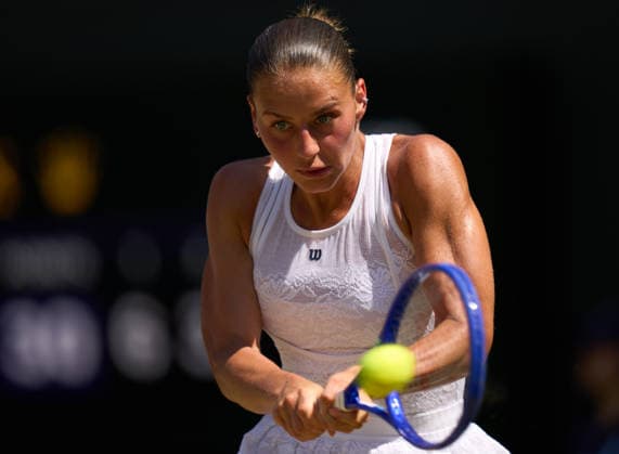 2026 Wimbledon, July 08, Quarterfinal LONDON, - JULY 8: Marta Kostyuk of Ukraine plays a shot against Jasmine Paolini of Italy during the 2026 Wimbledon, July 08, Quarterfinal at The all England club, Wimbledon on July 8, 2026 in London, GBR. London The all England club, Wimbledon GBR Copyright: xPeterxvanxdenxBerg ISIxPhotosx 9471