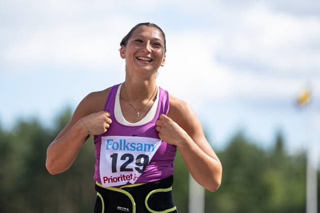 260708 Jade Maraval France jublar efter damernas spjut under friidrottstävlingen Folksam Grand Prix den 8 juli 2026 i Karlstad. *** July 8, 2026: Jade Maraval of France celebrates after the women’s javelin event at the Folksam Grand Prix track and field meet on July 8, 2026, in Karlstad  Copyright: FREDRIKxKARLSSON BB260708FK006