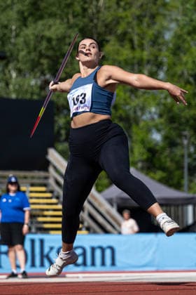 260708 Freya Jones Great Britain tävlar i damernas spjut under friidrottstävlingen Folksam Grand Prix den 8 juli 2026 i Karlstad. *** July 8, 2026: Freya Jones of Great Britain competes in the women s javelin throw at the Folksam Grand Prix track and field meet in Karlstad  Copyright: FREDRIKxKARLSSON BB260708FK007