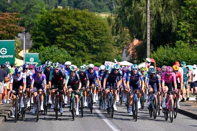 Tour de France 2026 Stage 5 PAU, FRANCE - JULY 08 : illustration picture peloton during stage 5 of the 113rd edition of Tour de France an UCI World Tour 2.UWT cycling road race stage for Men Elite of 158 km with start in Lannemezan and finish in Pau on July 8, 2026 in Pau, France, 08 07 2026 ( Motordriver Kurt Vandenborre - Pau France  Copyright: xTomasxSiskx