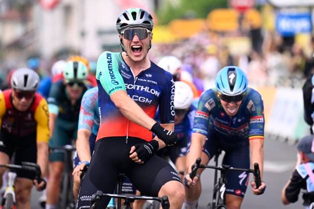 Tour de France 2026 Stage 5 PAU, FRANCE - JULY 08 : Kooij Olav (NED) of Decathlon CMA CGM Team wins, third place for Merlier Tim (BEL) of Soudal Quick-Step during stage 5 of the 113rd edition of Tour de France an UCI World Tour 2.UWT cycling road race stage for Men Elite of 158 km with start in Lannemezan and finish in Pau on July 8, 2026 in Pau, France, 08 07 2026 Pau France  Copyright: xTomasxSiskx