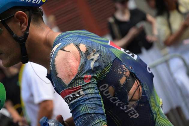 Tour de France 2026 Stage 5 PAU, FRANCE - JULY 08 : crash of Stuyven Jasper (BEL) of Soudal Quick-Step during stage 5 of the 113rd edition of Tour de France an UCI World Tour 2.UWT cycling road race stage for Men Elite of 158 km with start in Lannemezan and finish in Pau on July 8, 2026 in Pau, France, 08 07 2026 Pau France  Copyright: xDavidxPintensx
