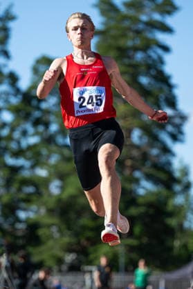 260708 Samuel Ekelund IF Göta Karlstad deltar i herrarnas längdhopp under friidrottstävlingen Folksam Grand Prix den 8 juli 2026 i Karlstad. *** July 8, 2026: Samuel Ekelund of IF Göta Karlstad will compete in the men s long jump at the Folksam Grand Prix track and field meet on July 8, 2026, in Karlstad  Copyright: FREDRIKxKARLSSON BB260708FK024