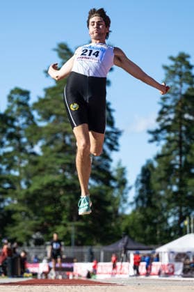 260708 Niklas Wall Hammarby IF deltar i herrarnas längdhopp under friidrottstävlingen Folksam Grand Prix den 8 juli 2026 i Karlstad. *** July 8, 2026: Niklas Wall of Hammarby IF will compete in the men s long jump at the Folksam Grand Prix track and field meet on July 8, 2026, in Karlstad  Copyright: FREDRIKxKARLSSON BB260708FK026