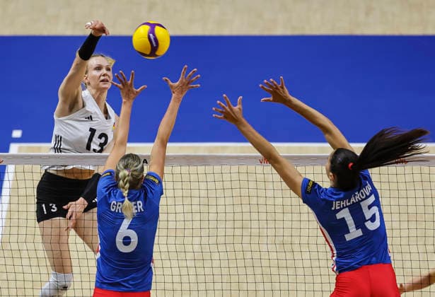 WomenÕs Volleyball Nations League - Belgrade 2026 Germany s Emilia Weske spikes the ball against Czech Republic s Helena Grozer and Czech Republic s Magdalena Jehlarova during the WomenÕs Volleyball Nations League Pool 7 match between France v Netherlands at Belgrade Arena on July 08, 2026 in Belgrade, Serbia. Belgrade Serbia Copyright: xSrdjanxStevanovicx x