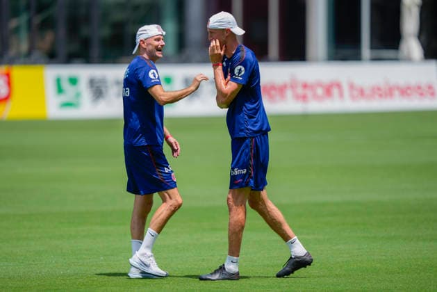 Fotball-VM 2026 Fort Lauderdale, Florida , USA 20260708. Trener Stale Solbakken og spilleransverlig Brede Hangeland under trening med Norges herrelandslag i fotball pa Inter Miami CF Stadium. Foto: Fredrik Varfjell NTB Fort Lauderdale, Florida USA EDITORIAL USE ONLY. RESTRICTED USE FOR BETTING COMPANIES Ref:_SPOV1-FFtE9OaE.jpg *** 2026 FIFA World Cup, Fort Lauderdale, Florida, USA, July 8, 2026: Coach Stale Solbakken and team manager Brede Hangeland during training with the Norwegian men’s national soccer team at Inter Miami CF Stadium. Photo: Fredrik Varfjell, NTB, Fort Lauderdale, Florida, USA EDITORIAL USE ONLY RESTRICTED USE FOR BETTING COMPANIES  Copyright: xFredrikxVarfjellx xNTBx