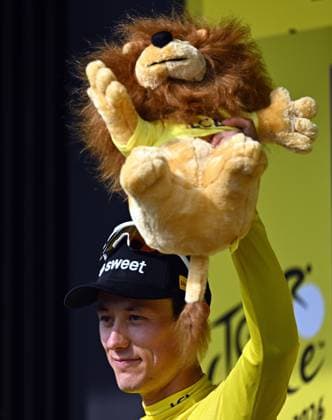 Norwegian Torstein Traeen of Uno-X Mobility celebrates on the podium in the yellow jersey of leader in the overall ranking after stage 5 of the 2026 Tour de France cycling race, a stage of 158km from Lannemezan to Pau, on Wednesday 08 July 2026. The 113th edition of the Tour de France starts on Saturday 4 July in Barcelona, Spain, and will finish in Paris, France on the 26th of July. JASPERxJACOBS  x180730087x