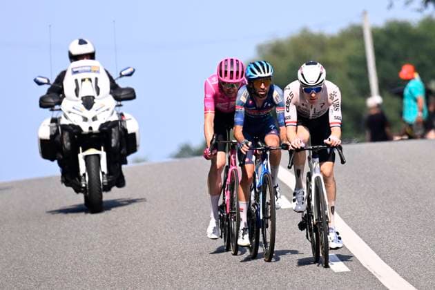 Tour de France 2026 Stage 5 PAU, FRANCE - JULY 08 : Wright Fred (GBR) of Pinarello - Q36.5 Pro Cycling Team, Asgreen Kasper (DEN) of EF Education - Easypost, Paret-Peintre Valentin (FRA) of Soudal Quick-Step during stage 5 of the 113rd edition of Tour de France an UCI World Tour 2.UWT cycling road race stage for Men Elite of 158 km with start in Lannemezan and finish in Pau on July 8, 2026 in Pau, France, 08 07 2026 ( Motordriver Kurt Vandenborre - Pau France  Copyright: xTomasxSiskx