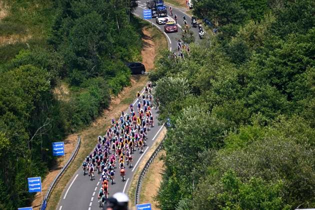 Tour de France 2026 Stage 5 PAU, FRANCE - JULY 08 : illustration picture peloton during stage 5 of the 113rd edition of Tour de France an UCI World Tour 2.UWT cycling road race stage for Men Elite of 158 km with start in Lannemezan and finish in Pau on July 8, 2026 in Pau, France, 08 07 2026 ( Motordriver Kurt Vandenborre - Pau France  Copyright: xTomasxSiskx