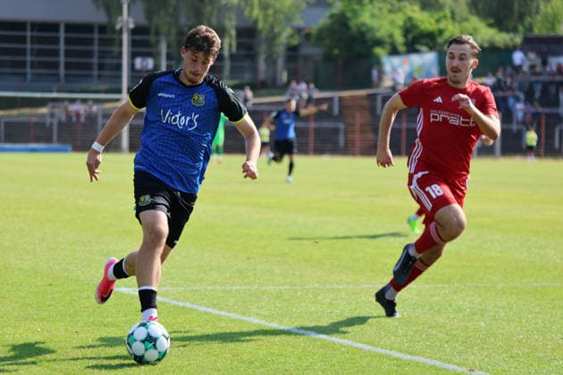 08.07.2026, Fussball, Herren, Saison 2026 2027, Testspiel, Freundschaftsspiel, SV Geislautern - 1. FC Saarbrücken, Alexander Staff (1. FC Saarbrücken), Fabian Laudwein (SV Geislautern) Völklingen Hermann-Neuberger-Stadion Saarland Deutschland (DEU) *** July 8, 2026, Soccer, Men s, 2026–2027 season, Exhibition match, Friendly match, SV Geislautern vs. 1. FC Saarbrücken, Alexander Staff (1. FC Saarbrücken), Fabian Laudwein (SV Geislautern), Hermann Neuberger Stadium, Völklingen, Saarland, Germany (DEU) Copyright: xSebastianxBachx