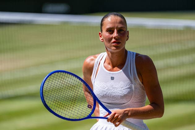 Tennis - Wimbledon Championship 2026 - Day 10 LONDON, ENGLAND - Wednesday, July 8, 2026: Marta Kostyuk (UKR) during the Ladies Singles Quarter-Final match on Day Ten of The Championships Wimbledon 2026 at the All England Lawn Tennis and Croquet Club. (Photo by Kirsten Holst Propaganda) LONDON All England Lawn Tennis and Croq GREATER LONDON ENGLAND  Copyright: xKirstenxHolstx 2026-07-08-030-Wimbledon_Day_10