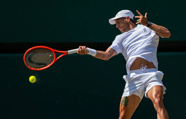 Tennis - Wimbledon Championship 2026 - Day 10 LONDON, ENGLAND - Wednesday, July 8, 2026: Flavio Cobolli (ITA) during the Gentlemen s Singles Quarter-Final match on Day Ten of The Championships Wimbledon 2026 at the All England Lawn Tennis and Croquet Club. (Photo by Kirsten Holst Propaganda) LONDON All England Lawn Tennis and Croq GREATER LONDON ENGLAND  Copyright: xKirstenxHolstx 2026-07-08-053-Wimbledon_Day_10