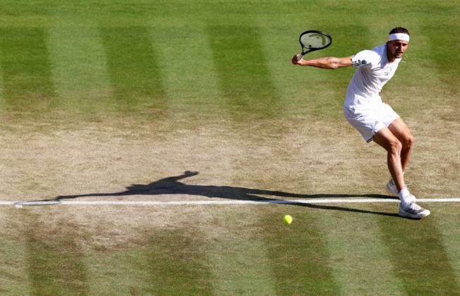 Alexander Zverev during his quarter final match. Wimbledon Tennis Championships, Day 10, The All England Lawn Tennis and Croquet Club, London, UK - 08 Jul 2026London The All England Lawn Tennis and United Kingdom  Copyright: xJamesxMarsh Shutterstockx 16978036gk