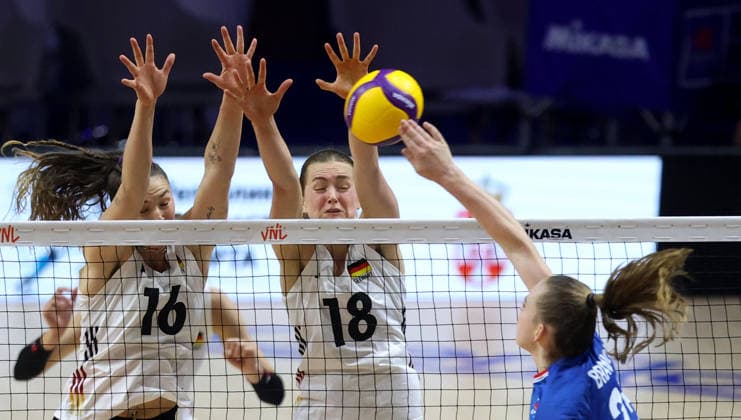 08.07.2026 Belgrade(Serbia) Czechia Czech Republic-Germany Nations League women s volleyball Anastasia Cekulaev (L),Helena Grozer(C) Germany :