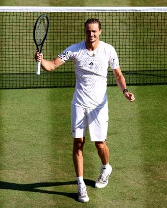 Alexander Zverev celebrates winning his quarter final match. Wimbledon Tennis Championships, Day 10, The All England Lawn Tennis and Croquet Club, London, UK - 08 Jul 2026London The All England Lawn Tennis and United Kingdom  Copyright: xJamesxMarsh Shutterstockx 16978036gg