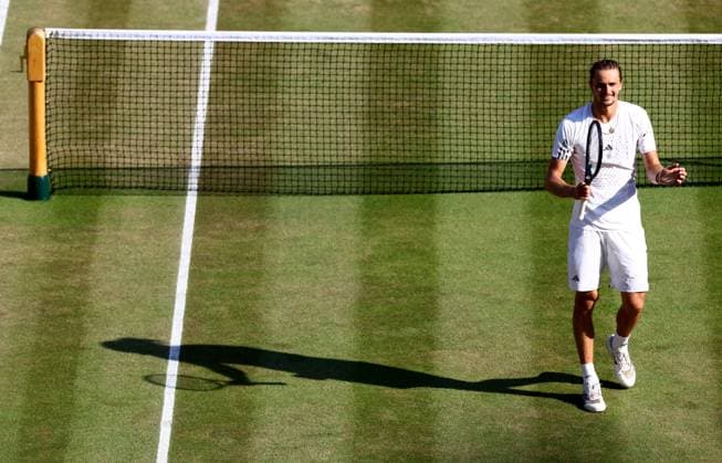 Alexander Zverev celebrates winning his quarter final match. Wimbledon Tennis Championships, Day 10, The All England Lawn Tennis and Croquet Club, London, UK - 08 Jul 2026London The All England Lawn Tennis and United Kingdom  Copyright: xJamesxMarsh Shutterstockx 16978036gi